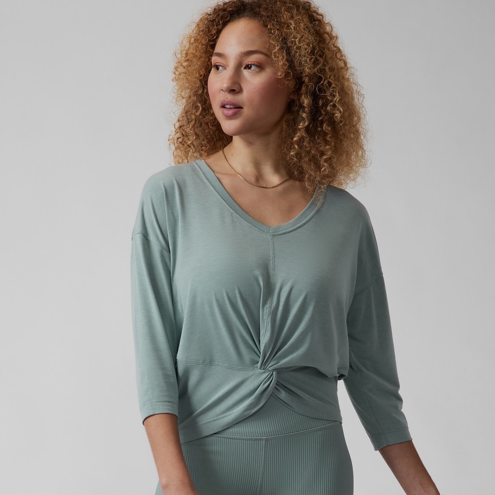 Athleta Embody Twist Front Top‎ Size XS Teal Blue 3/4 Sleeve V-Neck